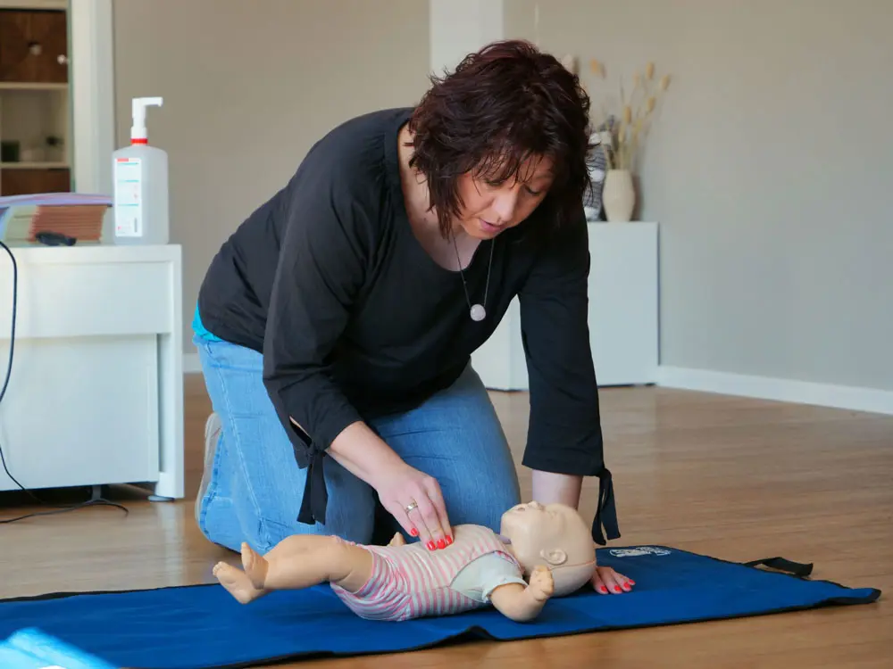 Sabine-Lindau-P1121663 Sabine Lindau - Erste Hilfe Kurse für Baby und Kind - Rhein-Main